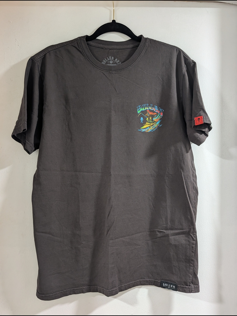 Sullen Art Men's Dark Gray Short-Sleeve Graphic Tee